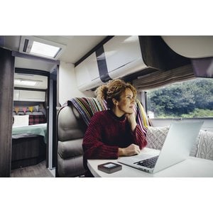 Netgear Nighthawk M7 Pro MR7400 Wi-Fi 7 IEEE 802.11be Ethernet, Mobilfunk Drahtlos Router - 5G - 5G NR - Triband - 2,40 GH