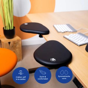Bracciolo in due parti separate, ergonomico e regolabile, imbottito per il massimo comfort, colore nero.